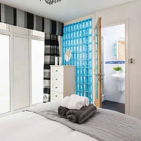 Reubens Court And York