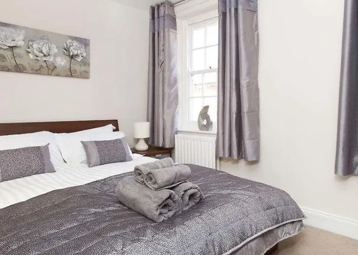 Reubens Court And Hotel *