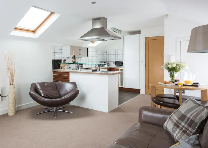 Reubens Court And Hotel *