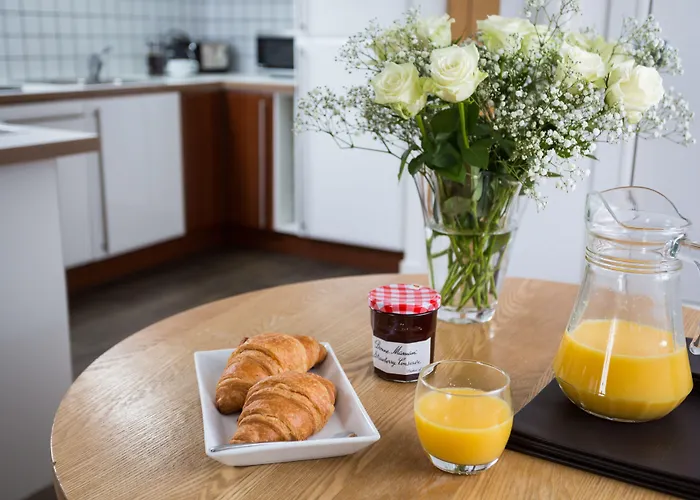 Reubens Court And Hotel *