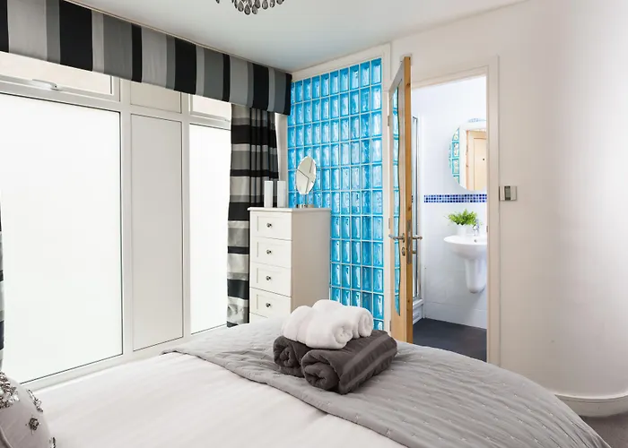 Reubens Court And York