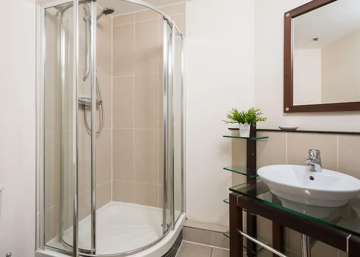 Reubens Court And Hotel