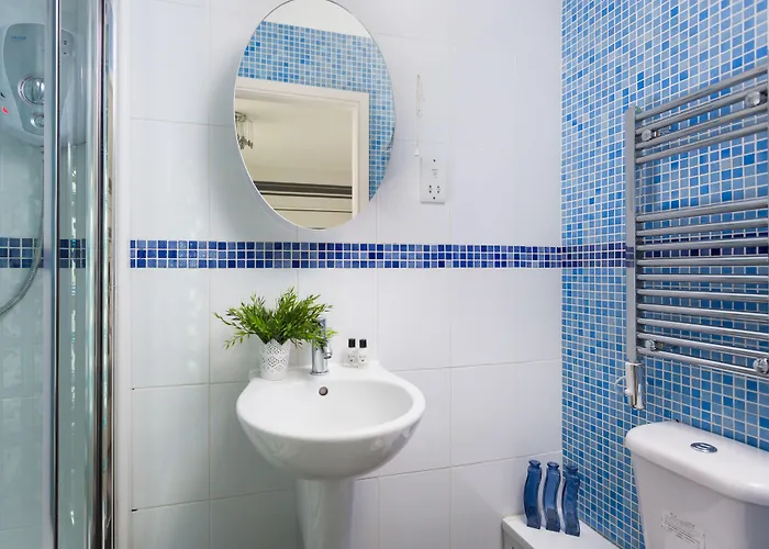 Reubens Court And Hotel *