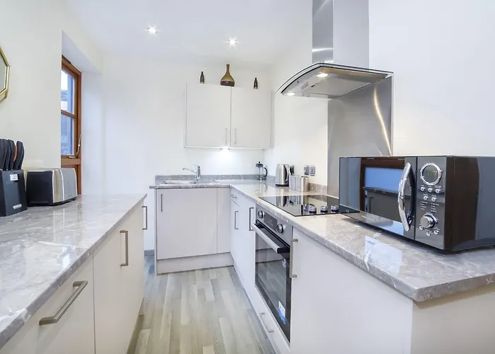 Reubens Court And Hotel