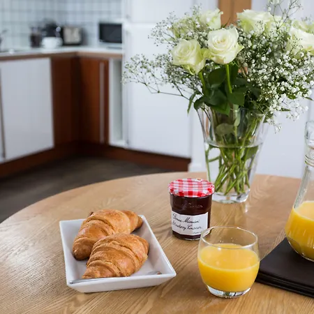 Reubens Court And Hotel *