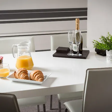 Hotel Reubens Court And *