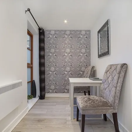 Hotel Reubens Court And *