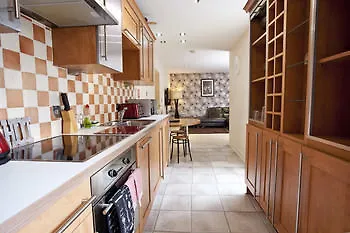Apartment Reubens Court And