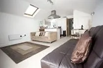 Reubens Court And Hotel *